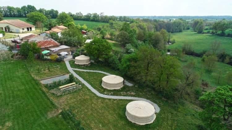 Aux Yourtes De La Fabrique Saint-Florent-des-Bois Kültér fotó