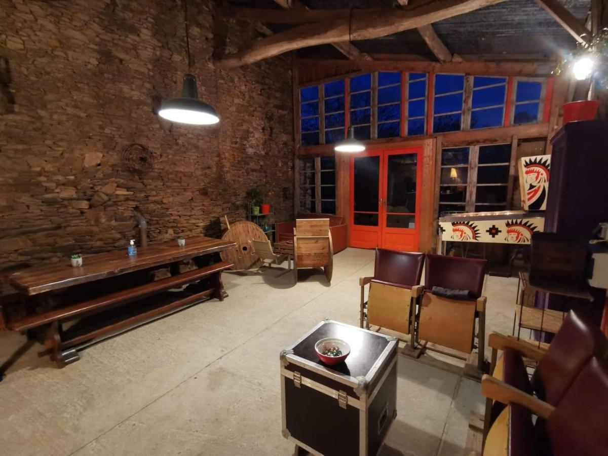 Aux Yourtes De La Fabrique Saint-Florent-des-Bois Kültér fotó